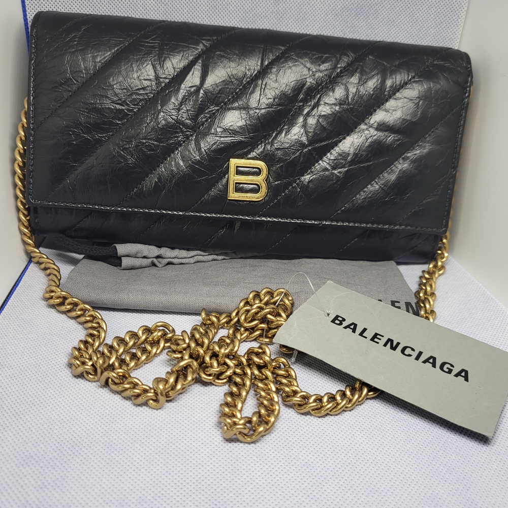 Balenciaga Black Quilted Clutch with Gold Chain. - Picture 14 of 14